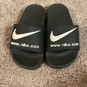 Kids/ toddler nike slides